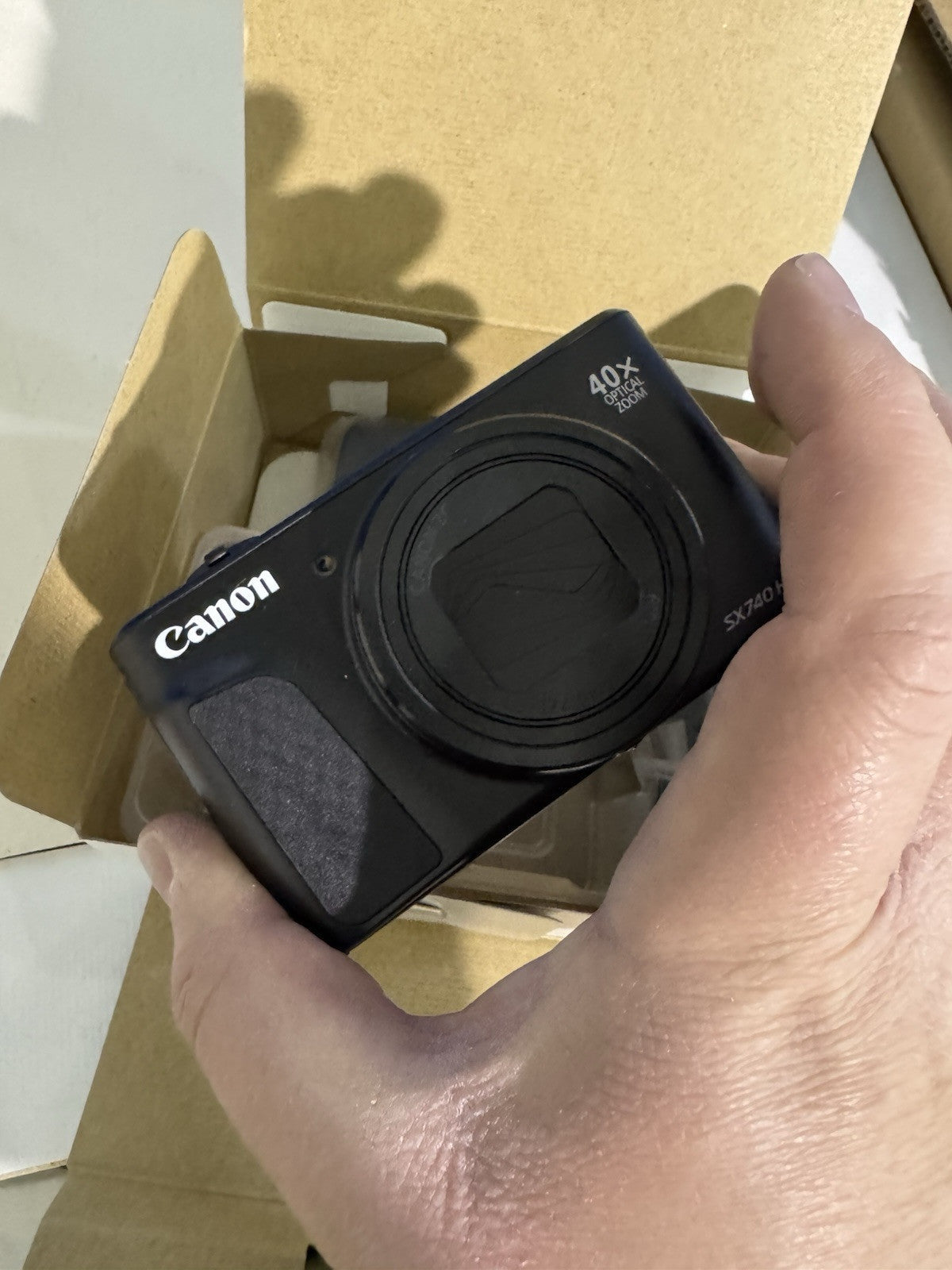 Canon PowerShot SX740 HS 20.3MP 4K Digital Camera 40x Optical Zoom Wi-Fi Black wITH 128gb sd card
