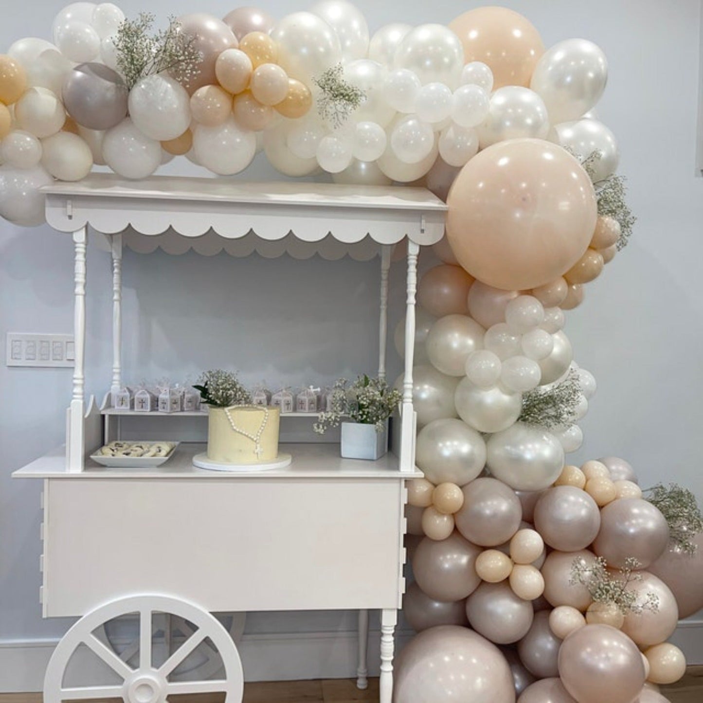 Large Fancy Sweet Cart, stunning at your party cart decoration!